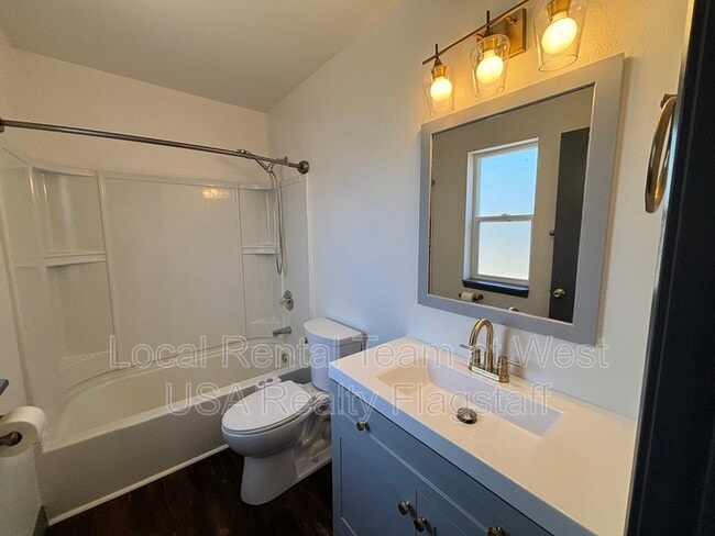 Building Photo - 3521 S Walapai Dr