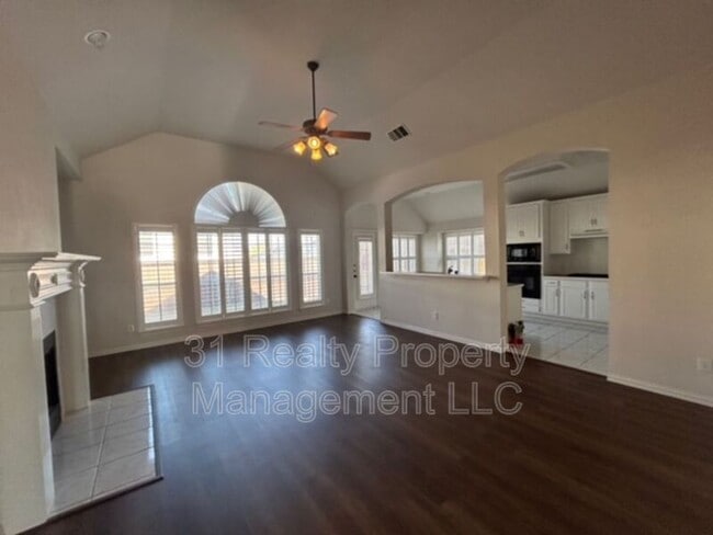 Building Photo - 5404 Briarwood Dr