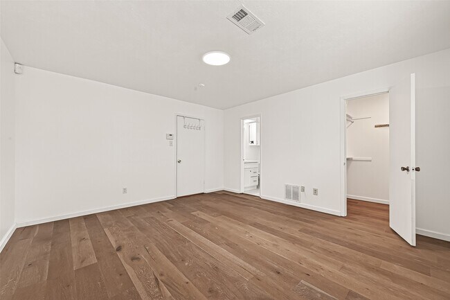 Building Photo - 10823 Sandstone St