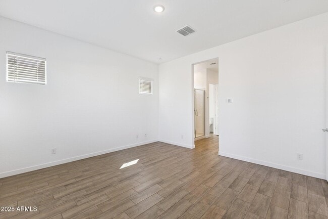 Building Photo - 531 S Owl Dr