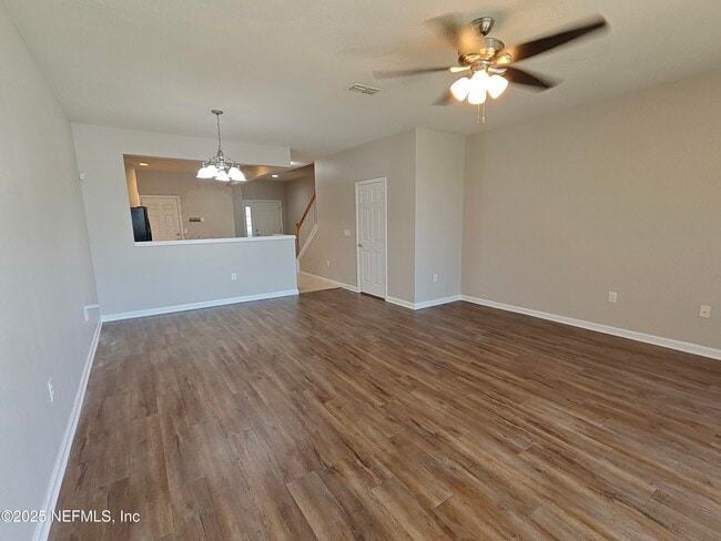 Building Photo - 6918 Roundleaf Dr