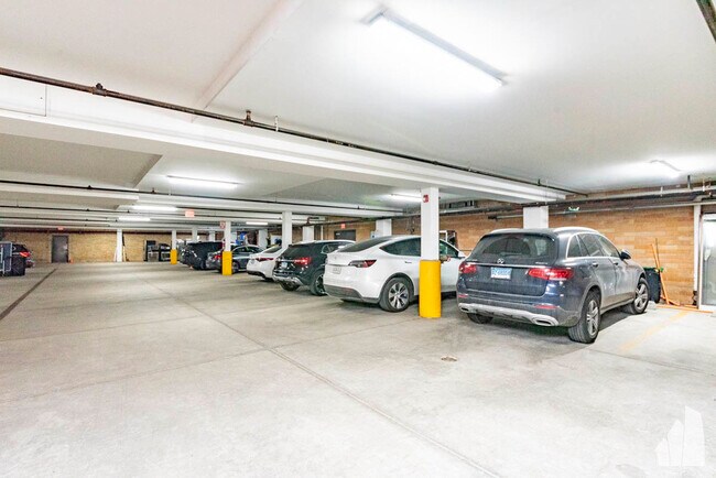 Building Photo - 2100 Greenwood St