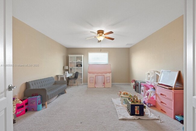 Building Photo - 2330 Heydon Cir E