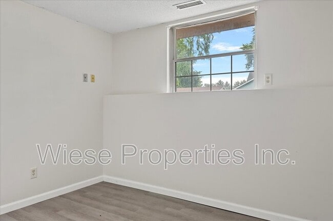 Building Photo - 5281 Buford St