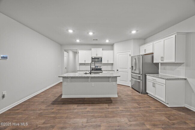 Building Photo - 204 Gabrielle St