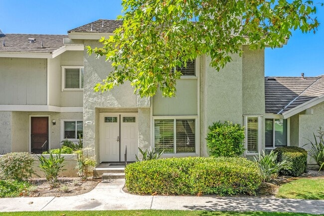Primary Photo - Beautiful Yorba Linda 3 Bedroom 2.5 Bathro...