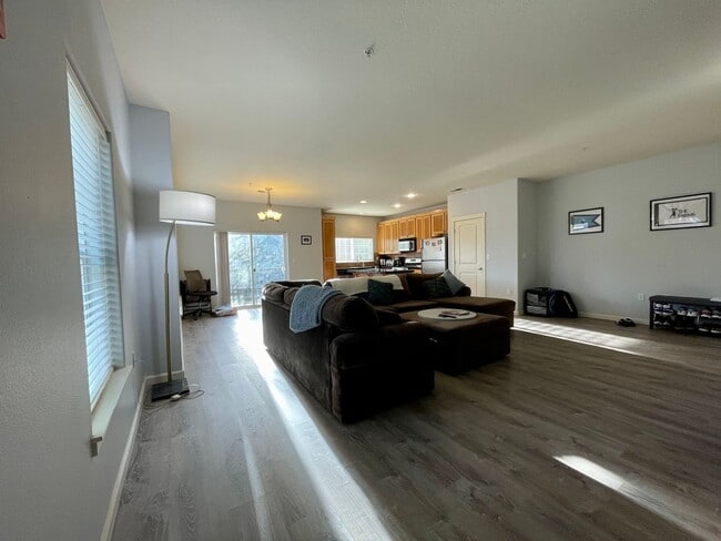 Building Photo - Sherwood Corner 3 Bed 2.5 Bath Townhome on top floor~  Reserved Parking and Washer & Dryer and Co...