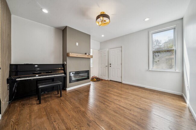 Building Photo - 2819 Spring Garden Ave