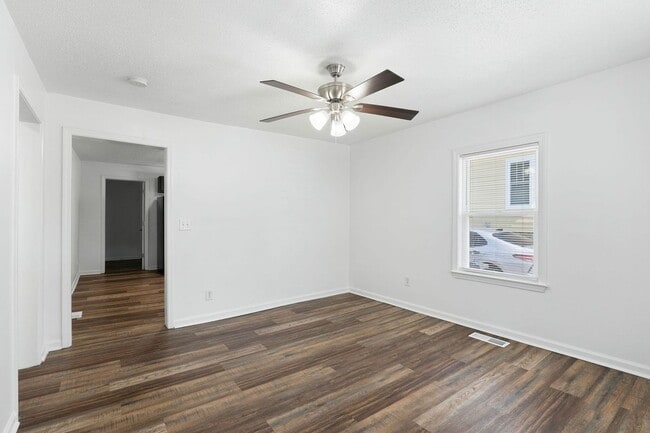 Building Photo - 1528 McCormick St