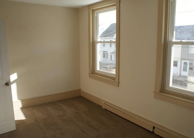 Building Photo - Fleetwood Borough Rental