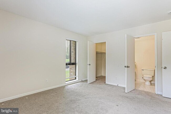 Building Photo - 5476 Cedar Ln