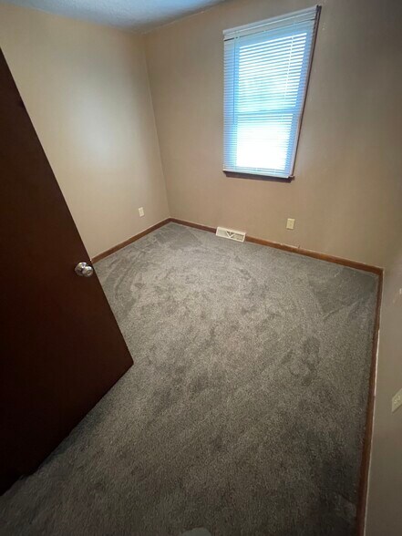 Bedroom 3 - 1289 East and West Rd