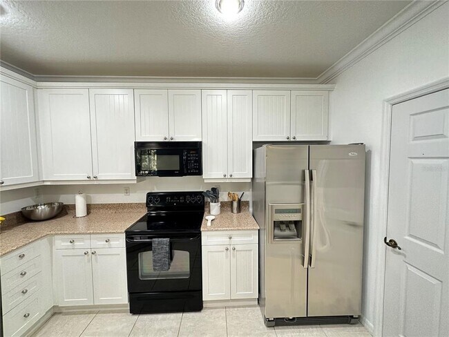Building Photo - 11564 Mizzon Dr