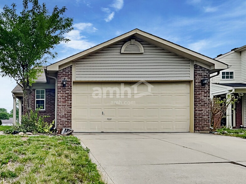 Primary Photo - 15260 Fawn Meadow Dr