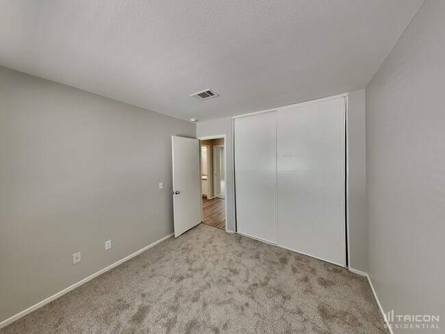 Building Photo - 435 Mindoro Ave