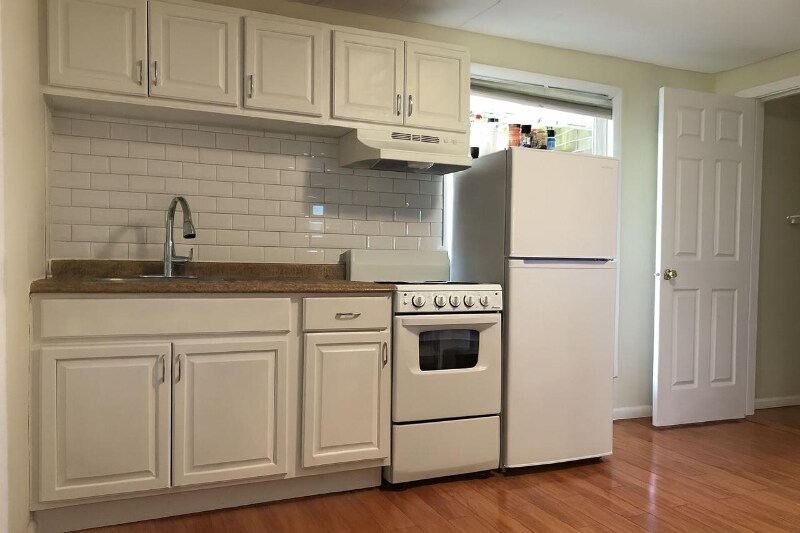 Building Photo - 137 Honness Ln