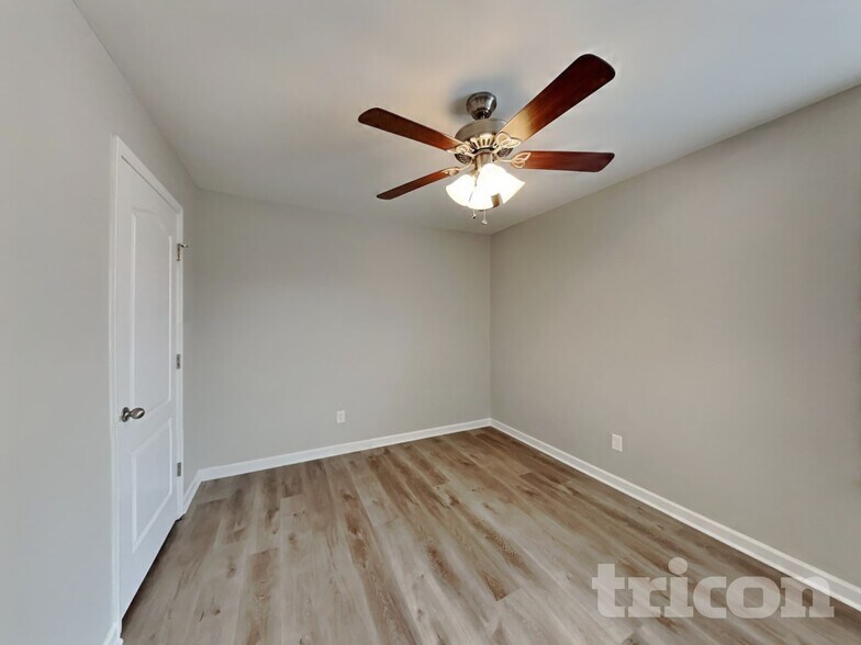 Building Photo - 401 Parrish Hill