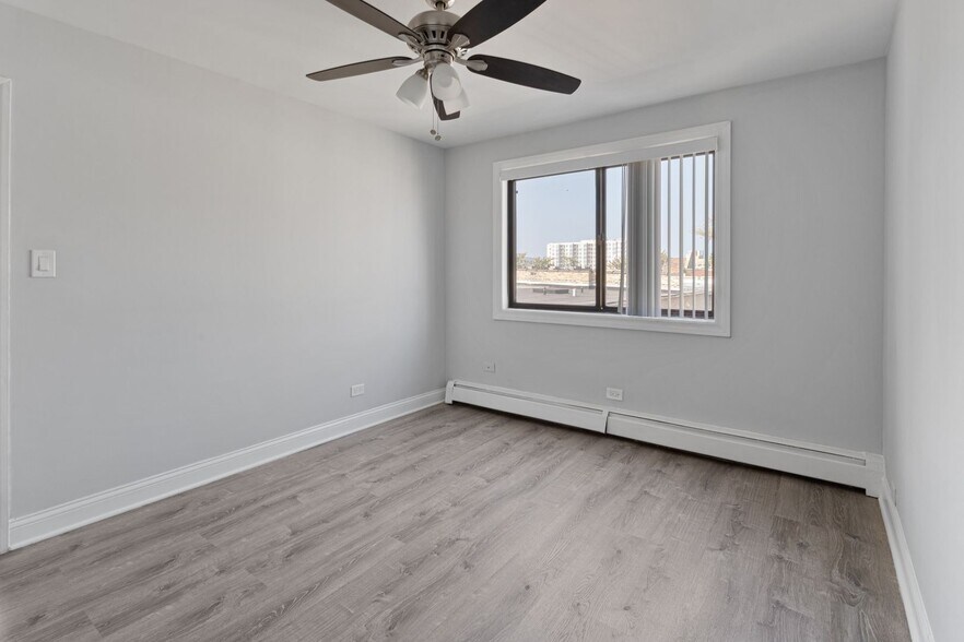 Building Photo - 6021 N Winthrop Ave