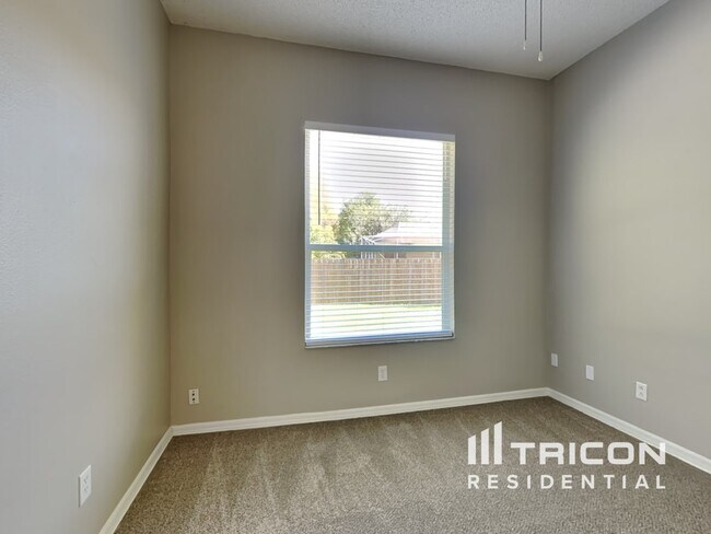 Building Photo - 29225 Birds Eye Dr