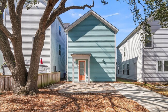 Building Photo - Modern Living in Vibrant Park Circle