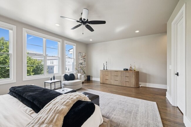 Building Photo - Experience elevated living in this beautifully crafted brick residence located in the heart of Ed...