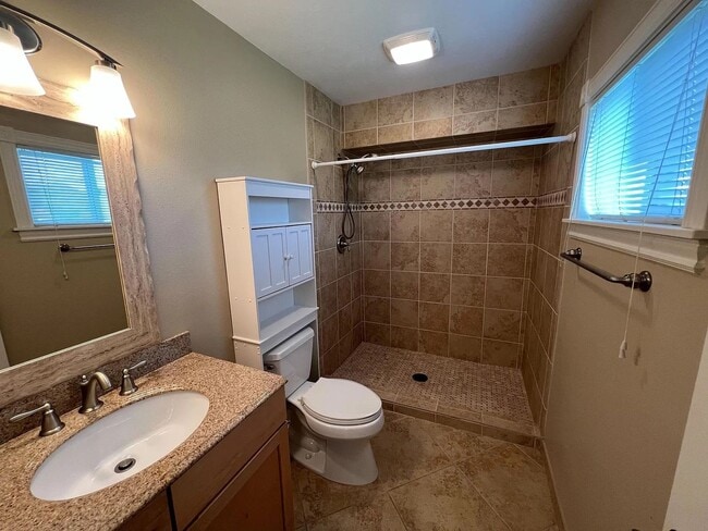 Building Photo - Lake Front Rental