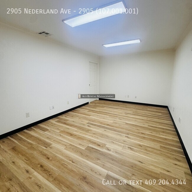 Building Photo - 2905 Nederland Ave