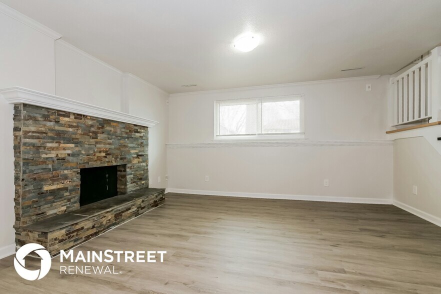 Building Photo - 1404 N Aztec Ave