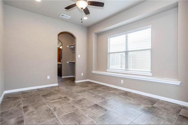 Building Photo - 134 Honopu Dr