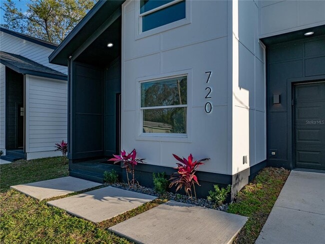 Building Photo - 720 W 14th St