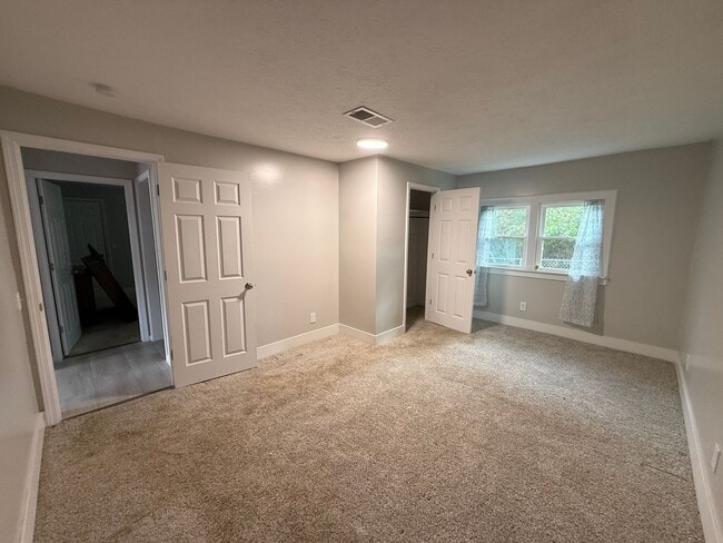 Building Photo - House in Grand Rivers