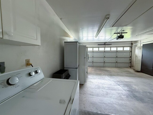 Building Photo - 1310 Lauretta Wood Dr
