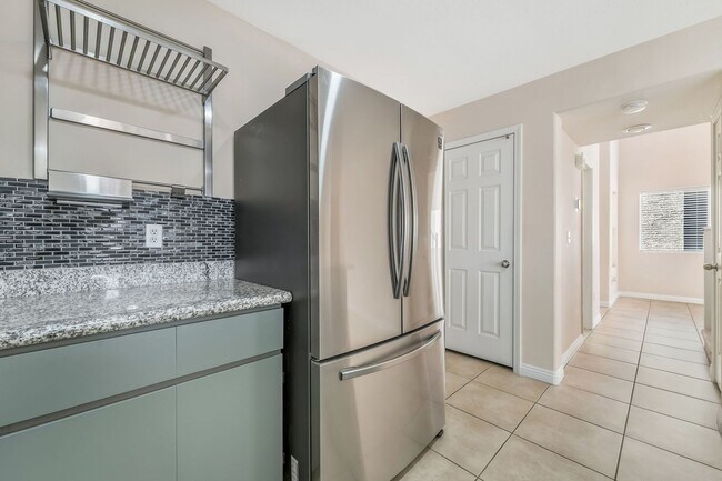 Building Photo - Modern Comfort in the Heart of Coronado Ranch!