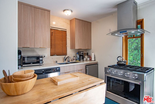 Building Photo - 8298 Presson Pl