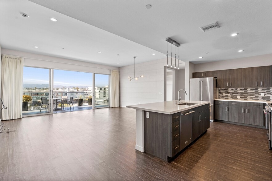 Building Photo - 4140 Glencoe Ave