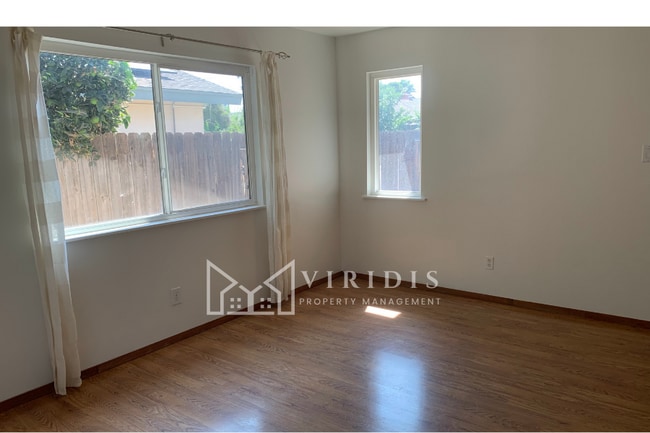 Building Photo - 5901 Kleinpell Ave