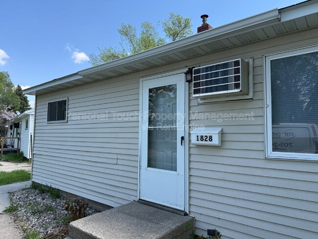 Building Photo - 1828 7th Ave S