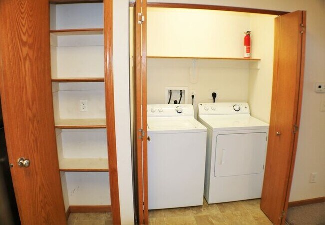 Building Photo - $1,275 | 2 Bedroom, 2 Bathroom Condo | Sublease | *Pet Friendly | Available for November 9th, 202...