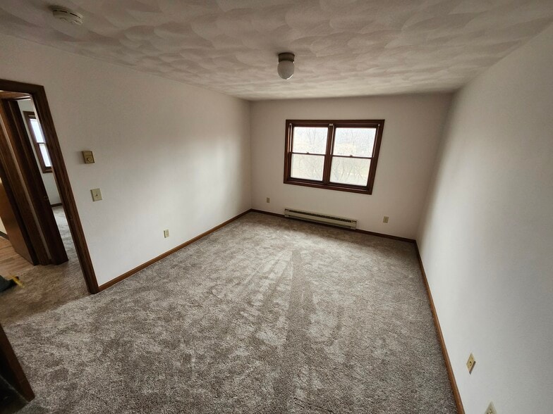 Building Photo - 4650 Hayes Rd