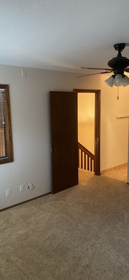 Building Photo - 5200 Villa View Dr