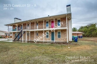 Building Photo - 3825 Camelot St