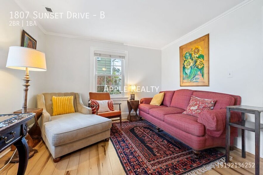 Building Photo - 1807 Sunset Dr