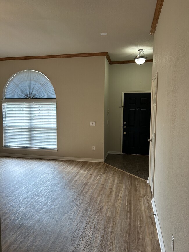 Building Photo - 2237 Scissortail Landing Dr
