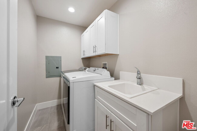 Building Photo - 4437 Paxton Pl