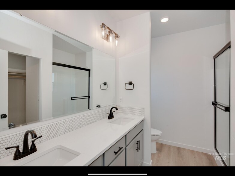 Building Photo - 7148 W Riverwood St