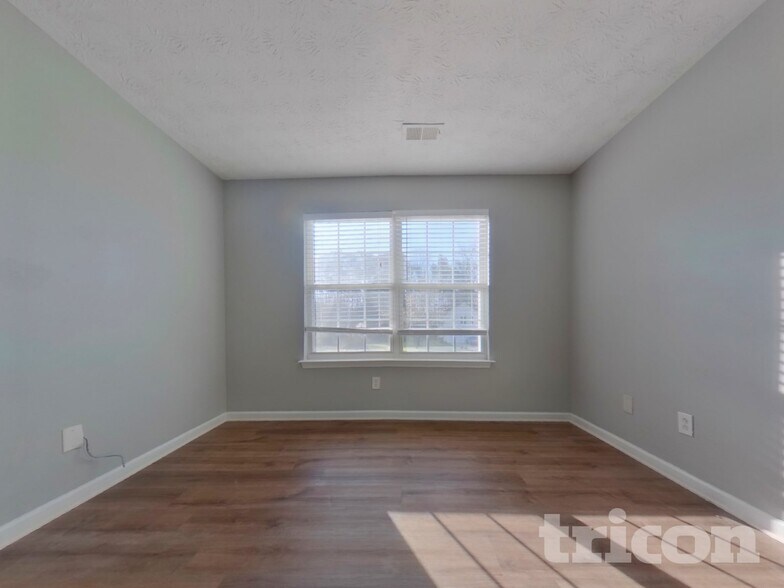 Building Photo - 878 Crestworth Crossing