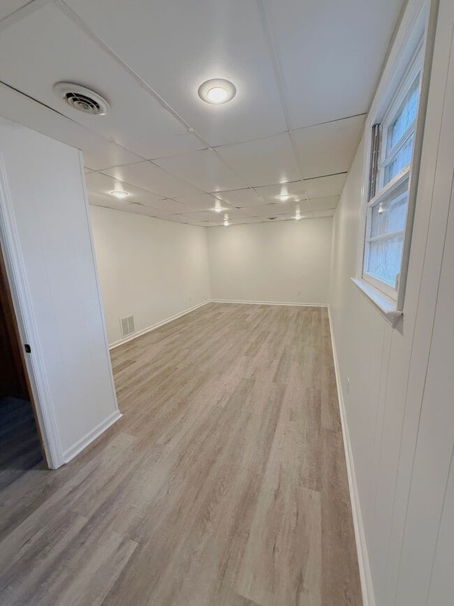 Building Photo - Newly Renovated 3bed/1.5bath