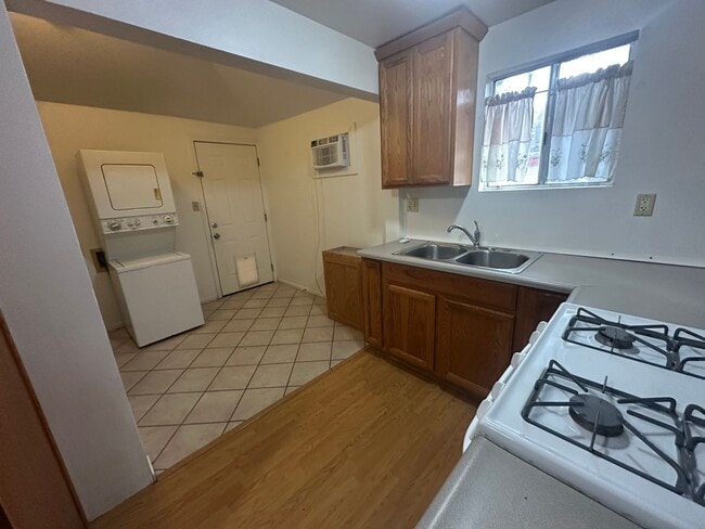 Building Photo - 2812 C St