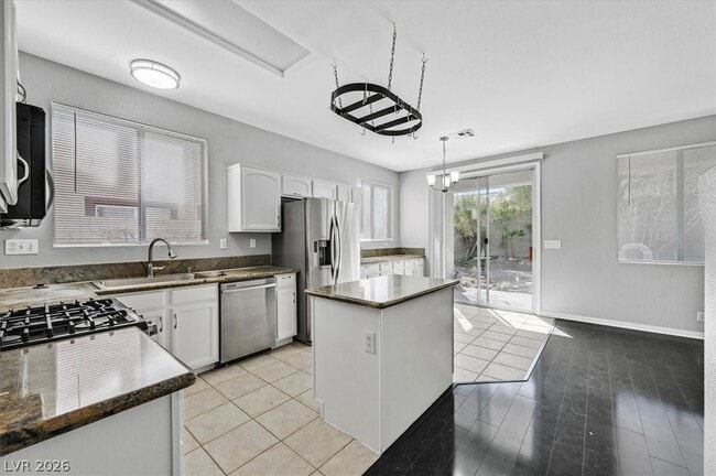 Building Photo - 10609 Austin Bluffs Way