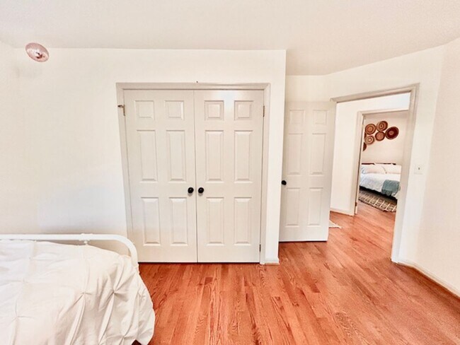 Building Photo - Beautifully renovated 4BR/3BA rambler with wraparound porch and garage